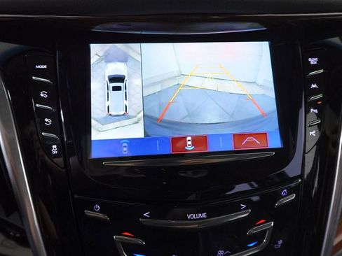 Used 2020 Cadillac Escalade ESV Premium Luxury image 19