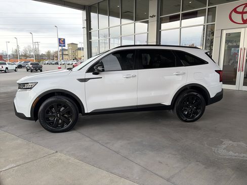 Used 2021 Kia Sorento S w/ Panoramic Sunroof Package image 8