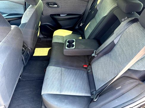 Used 2023 Nissan Rogue SV image 15