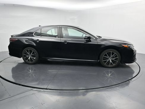 Used 2024 Toyota Camry SE FWD image 9