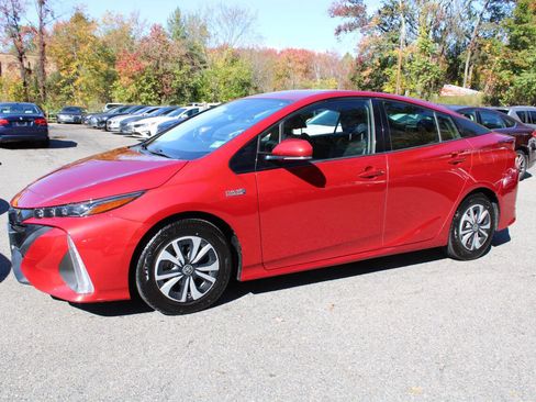 Used 2017 Toyota Prius Prime Premium image 13