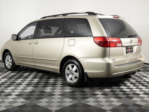 Used 2004 Toyota Sienna XLE Limited image 4