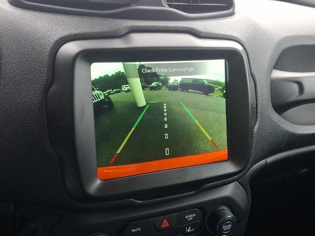 Used 2023 Jeep Renegade Latitude AWD/4WD image 19