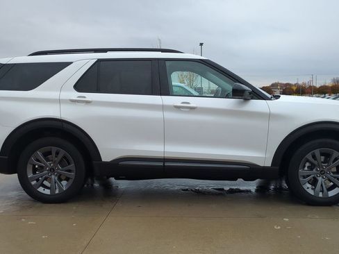 Certified 2022 Ford Explorer XLT w/ Equipment Group 202A image 8