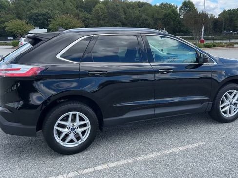 Used 2022 Ford Edge SEL w/ Convenience Package image 3