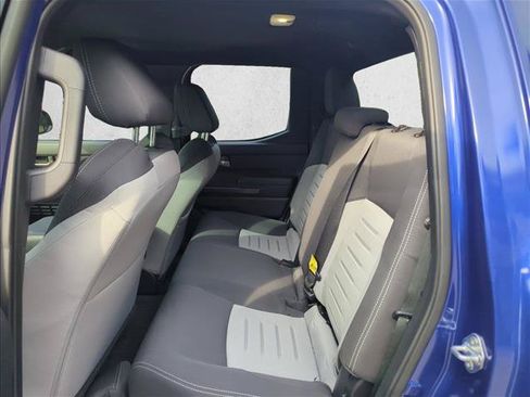 Used 2025 Toyota Tacoma TRD Sport AWD/4WD image 19