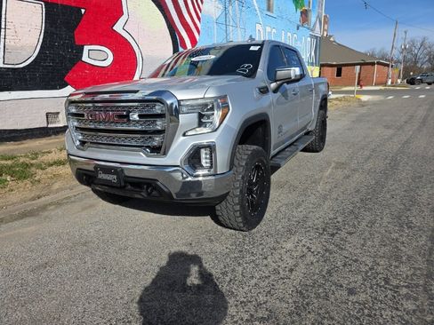 Used 2019 GMC Sierra 1500 SLT w/ SLT Convenience Package image 2
