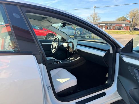 Used 2021 Tesla Model 3 Standard Range Plus RWD image 27