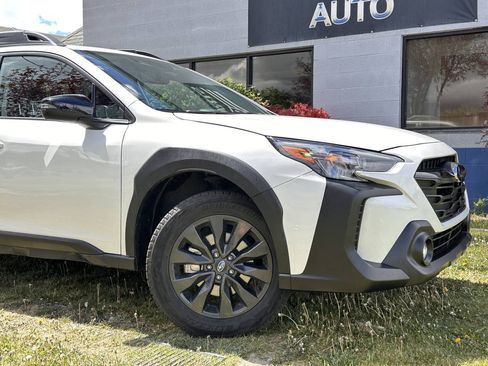 Used 2025 Subaru Outback Onyx Edition XT AWD/4WD image 3