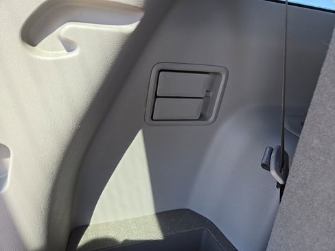 Used 2023 GMC Acadia SLT w/ Preferred Package image 36