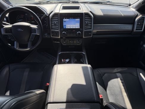 Certified 2018 Ford F250 Platinum w/ Platinum Ultimate Package image 10