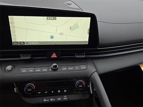 New 2025 Hyundai Elantra SEL image 11