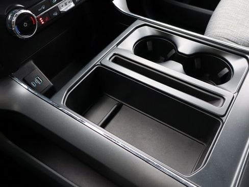 Used 2022 Ford F150 XLT w/ Equipment Group 302A High image 11