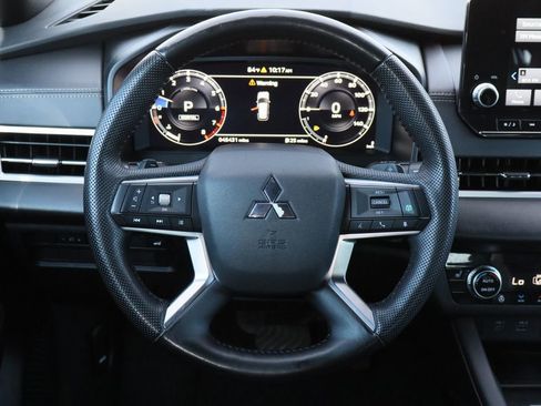 Used 2023 Mitsubishi Outlander SEL image 12