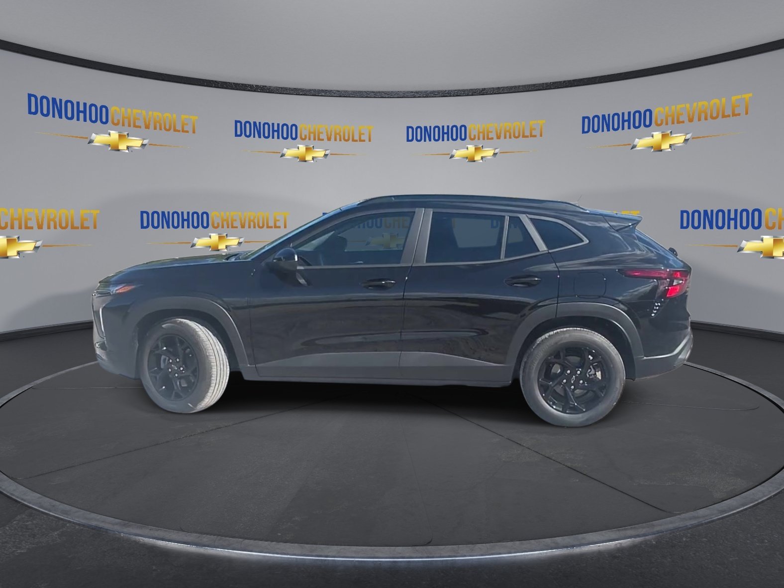 New 2026 Chevrolet Trax LT w/ Midnight Edition FWD image 5
