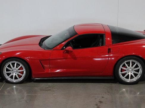 Used 2005 Chevrolet Corvette Coupe w/ Preferred Equipment Group RWD image 22