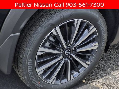 New 2026 Nissan Pathfinder Platinum FWD image 5