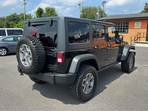 Used 2014 Jeep Wrangler Unlimited Rubicon w/ Connectivity Group AWD/4WD image 5