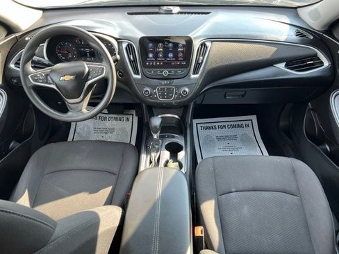 Used 2022 Chevrolet Malibu LT image 2