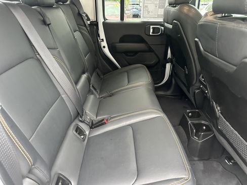 Used 2024 Jeep Gladiator Sport w/ Premium Package AWD/4WD image 14