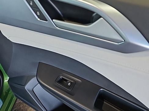 New 2026 Volkswagen Taos SE AWD/4WD image 12