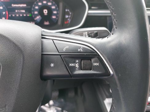 Used 2019 Audi Q3 2.0T Premium w/ Convenience Package AWD/4WD image 18