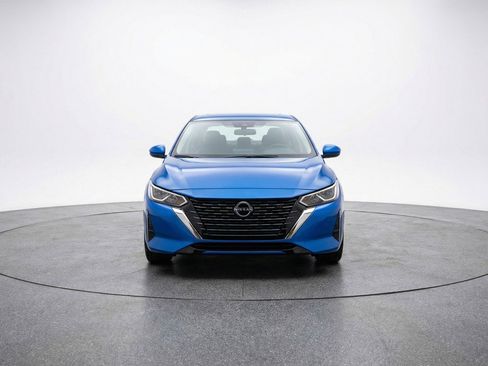 Used 2025 Nissan Sentra SV image 2