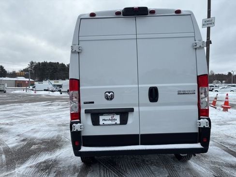 Used 2024 RAM ProMaster 2500 w/ Convenience Group FWD image 10