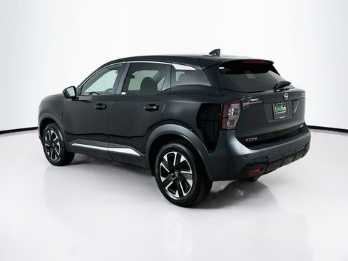 Used 2025 Nissan Kicks SV AWD/4WD image 5