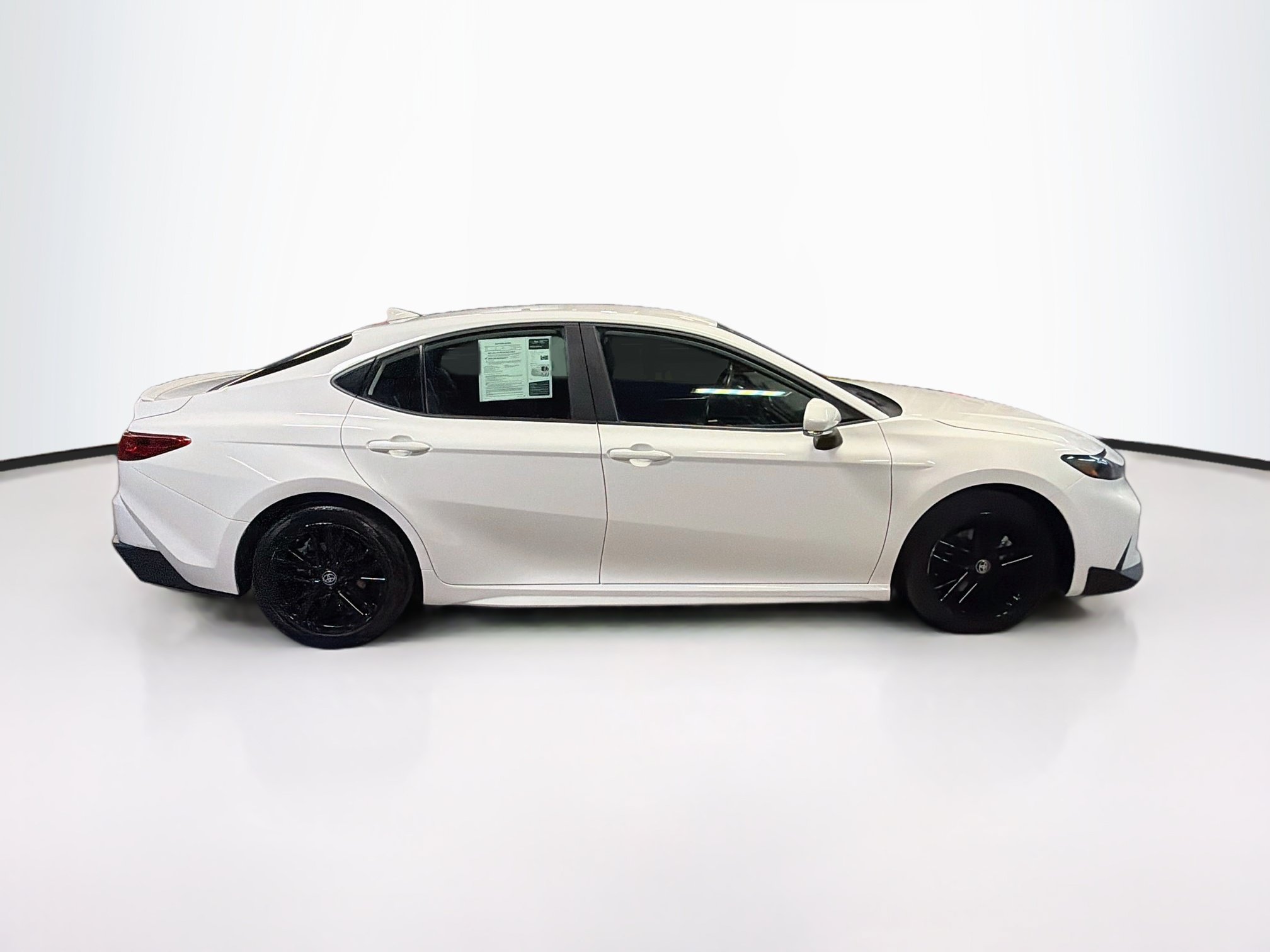Used 2025 Toyota Camry SE FWD image 10