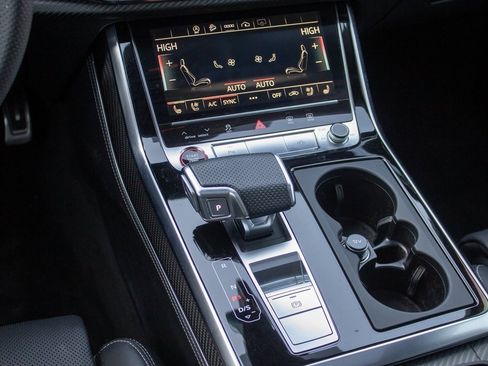 Used 2021 Audi RS Q8 4.0T image 21