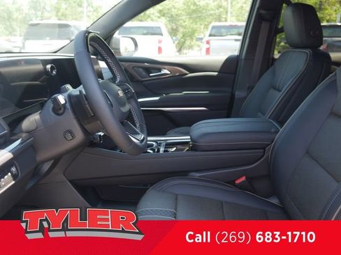 New 2026 Chevrolet Traverse High Country w/ LPO, Floor Liner Package AWD/4WD image 38