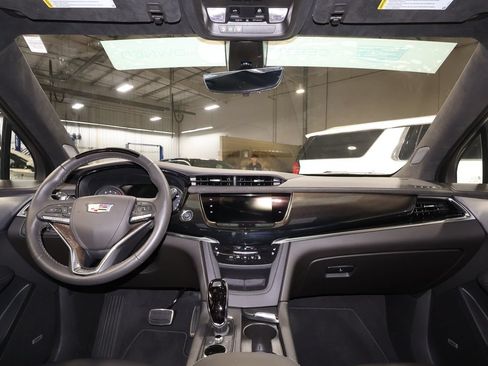 Certified 2025 Cadillac XT6 Sport w/ Platinum Package AWD/4WD image 29