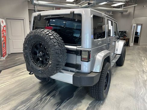 Used 2013 Jeep Wrangler Unlimited Sahara w/ Connectivity Group AWD/4WD image 25
