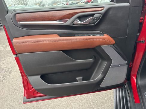 Used 2023 GMC Yukon XL Denali Ultimate image 31