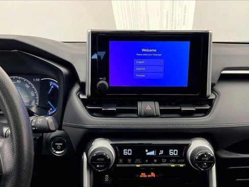Used 2024 Toyota RAV4 XLE w/ Convenience Package image 5