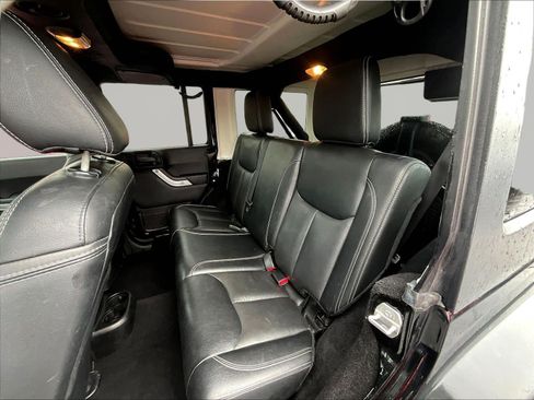 Used 2015 Jeep Wrangler Unlimited Rubicon AWD/4WD image 22