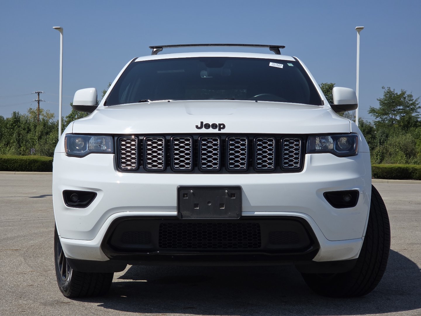 Used 2019 Jeep Grand Cherokee Altitude AWD/4WD image 13