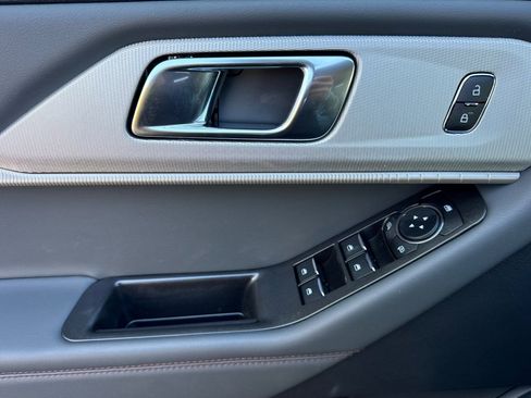 New 2026 Ford Explorer Active w/ Active Comfort Package image 10