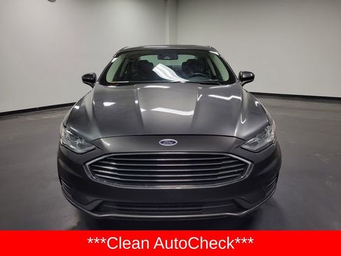 Used 2020 Ford Fusion SE image 2