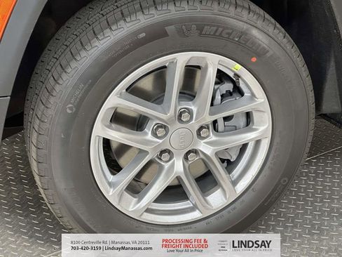 New 2026 Jeep Grand Cherokee L Laredo AWD/4WD image 11