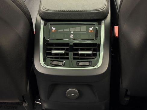 Used 2022 Volvo XC90 T8 Inscription Expression w/ Advanced Package image 36