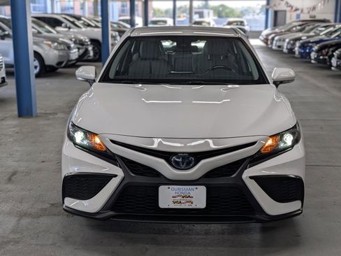 Used 2023 Toyota Camry SE image 2