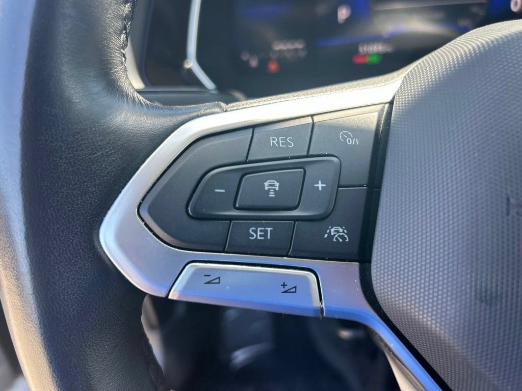 Used 2024 Volkswagen Jetta SE FWD image 39