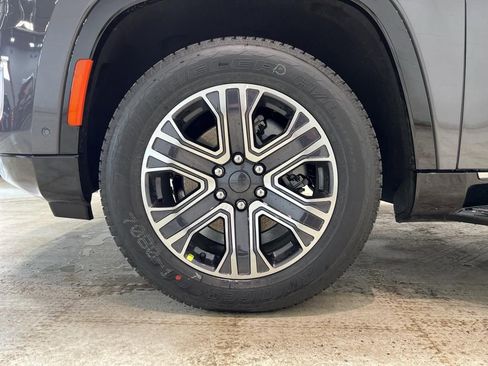 New 2024 Jeep Wagoneer 4WD w/ Premium Group I image 8
