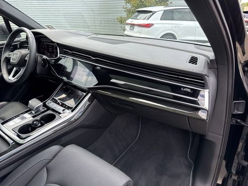 Used 2025 Audi Q7 3.0T Prestige w/ Prestige Package image 14