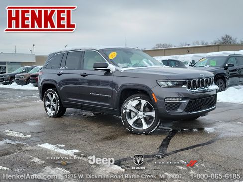 Used 2024 Jeep Grand Cherokee Limited image 1