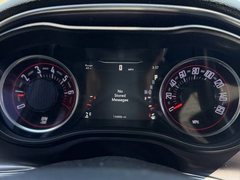 Used 2017 Dodge Challenger SXT RWD image 18