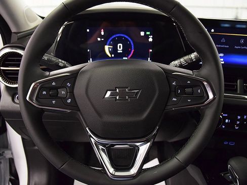 New 2025 Chevrolet Trax ACTIV image 17