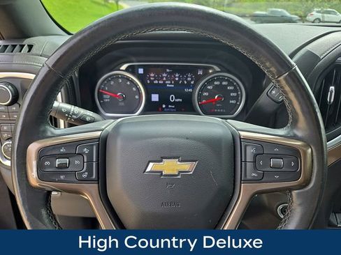 Used 2019 Chevrolet Silverado 1500 High Country w/ Technology Package AWD/4WD image 4